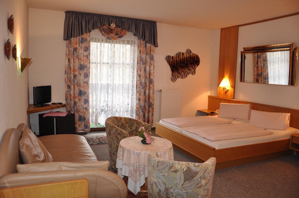 Hotel Fasold Sulzfeld  Room photo