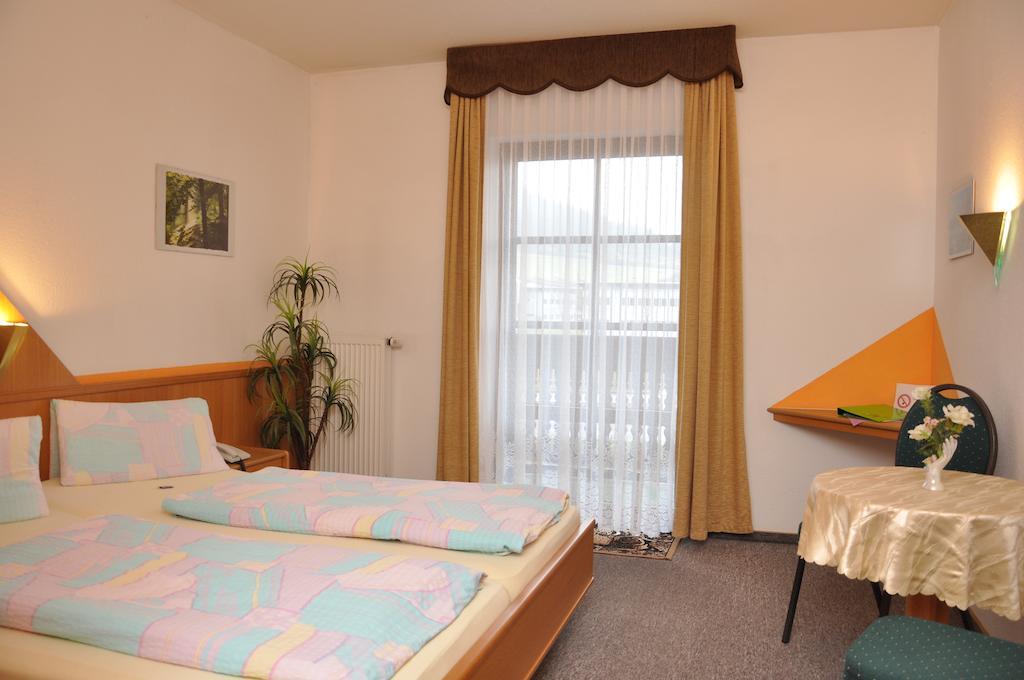 Hotel Fasold Sulzfeld  Room photo