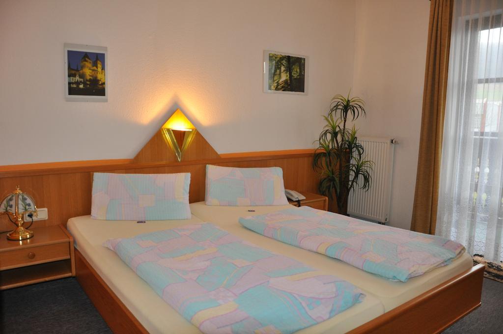 Hotel Fasold Sulzfeld  Room photo